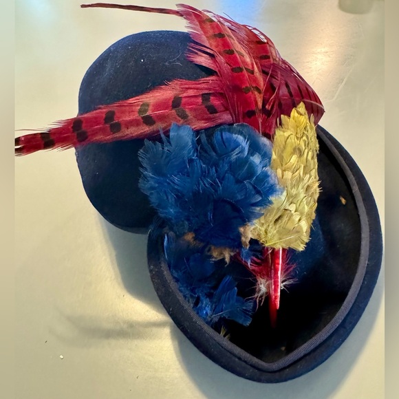 Vtg Ricki Original Black Fur Felt Merrimac Hat Colorful Feathers Half Bowler - Picture 8 of 10